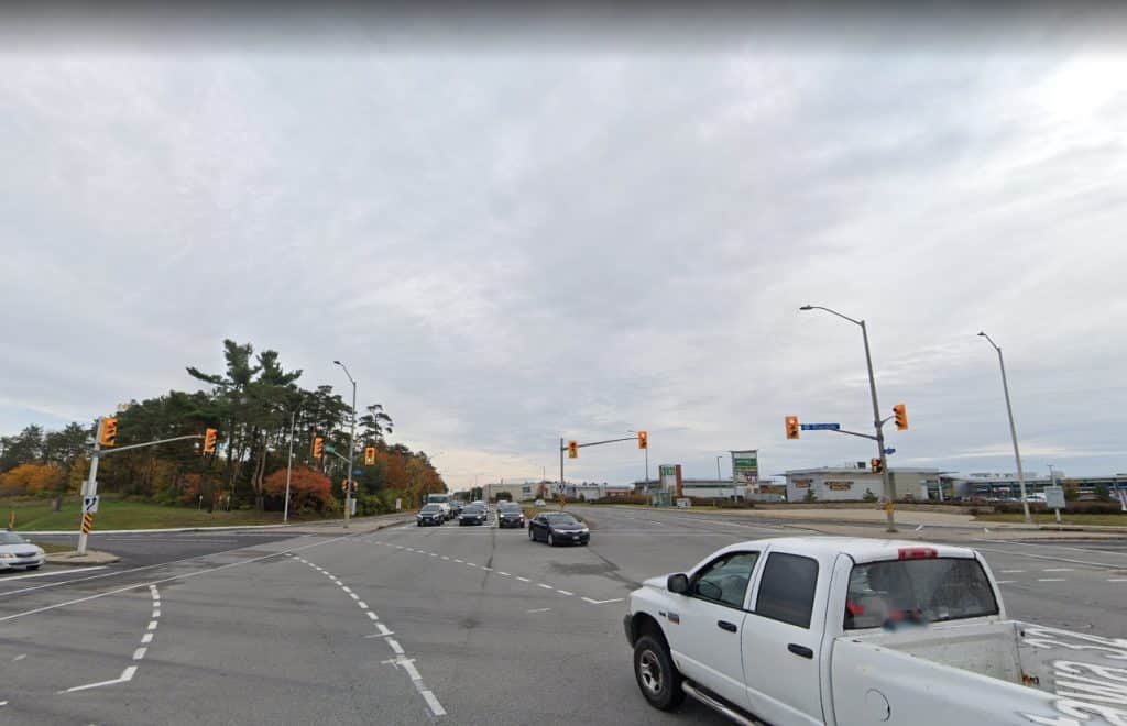 Map view of Hunt Club Road and Riverside Drive in Ottawa