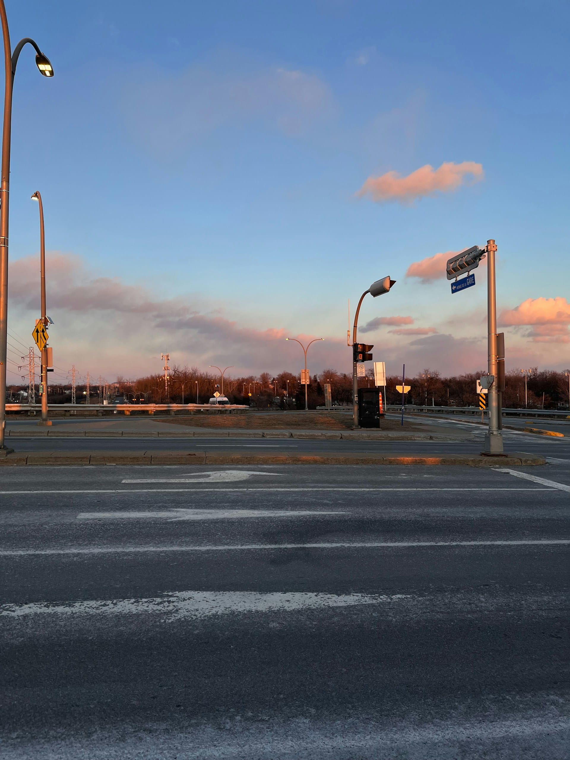 Image of an intersection in Canada