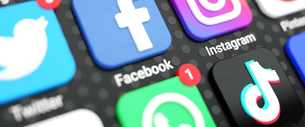 social-media-icons-logos-mobile-phone-screen-3d